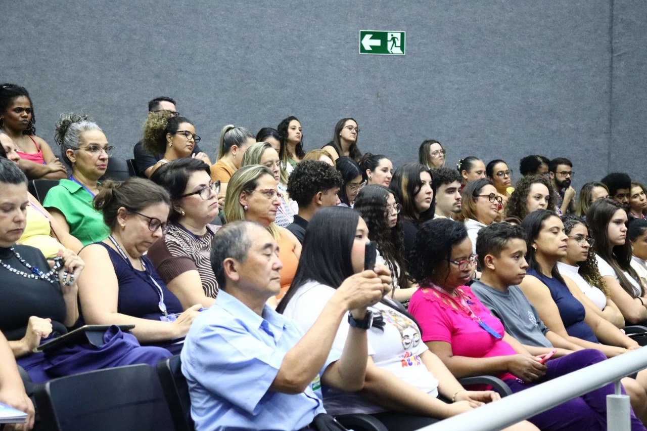 Galeria da notícia: Escola do Legislativo promove palestra sobre conscientização do autismo